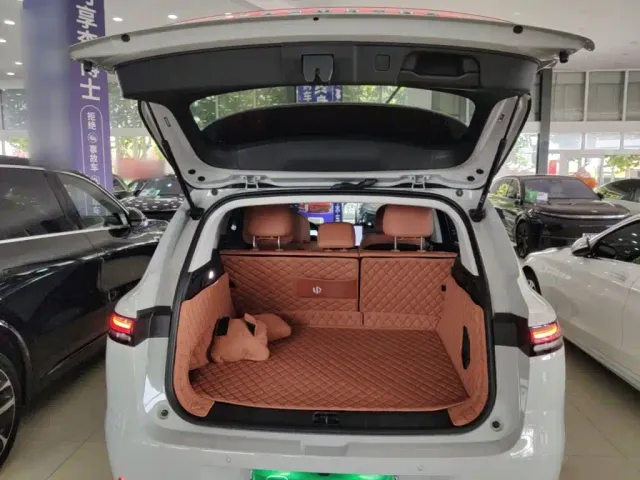 Leapmotor C10 — Фото автомобиля 18