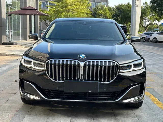 BMW 7 Series — Фото автомобиля 2