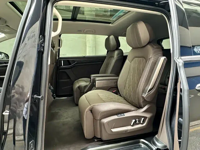 Volkswagen Viloran 2023 Facelift 380TSI Premium Edition — Фото автомобиля 10