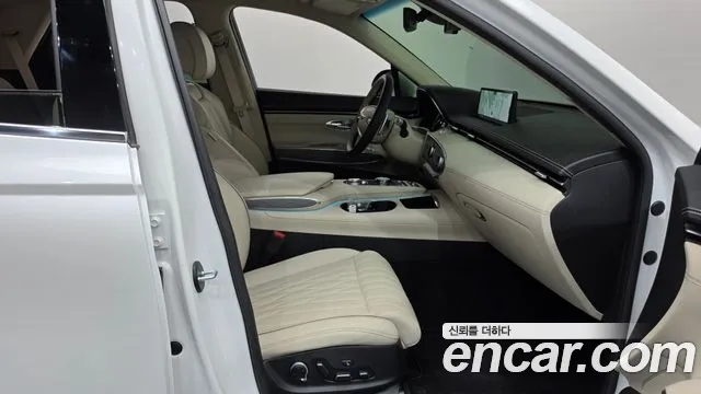 Genesis GV70 — Фото автомобиля 16