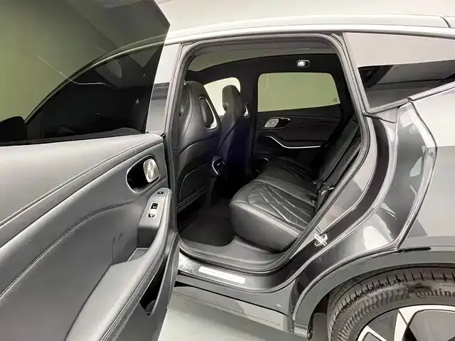 Roewe Feifan R7 — Фото автомобиля 8