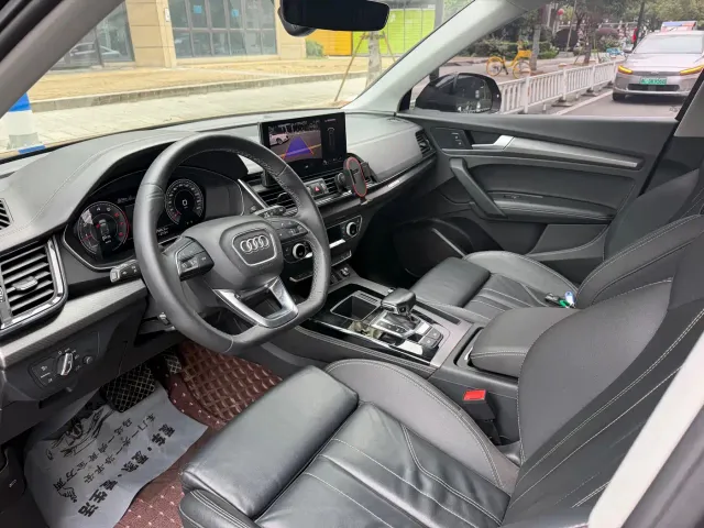 Audi Q5L — Фото автомобиля 5