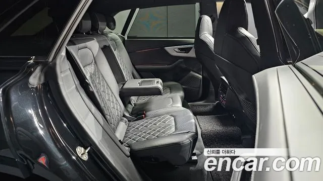 Audi Q8 50 TDI quattro Premium — Фото автомобиля 12