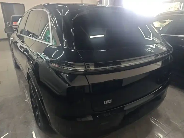 Li Auto L7 — Фото автомобиля 4