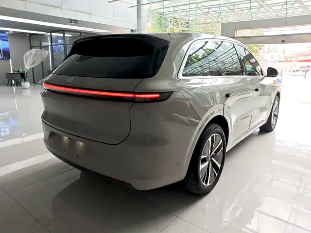 Li Auto L6 — Фото автомобиля 6