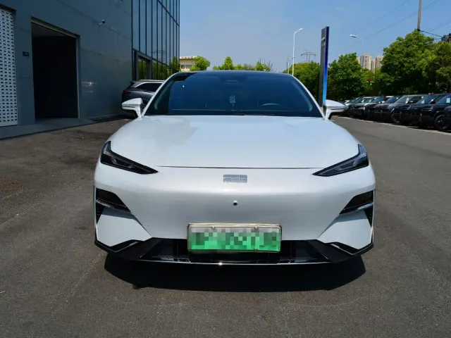 Geely Galaxy E8 — Фото автомобиля 2