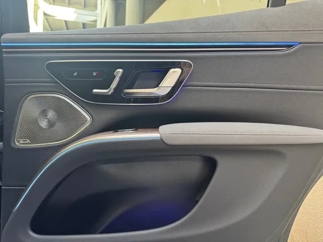 Mercedes-Benz EQS SUV — Фото автомобиля 17