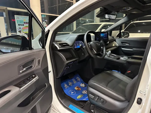 Toyota Granvia — Фото автомобиля 8