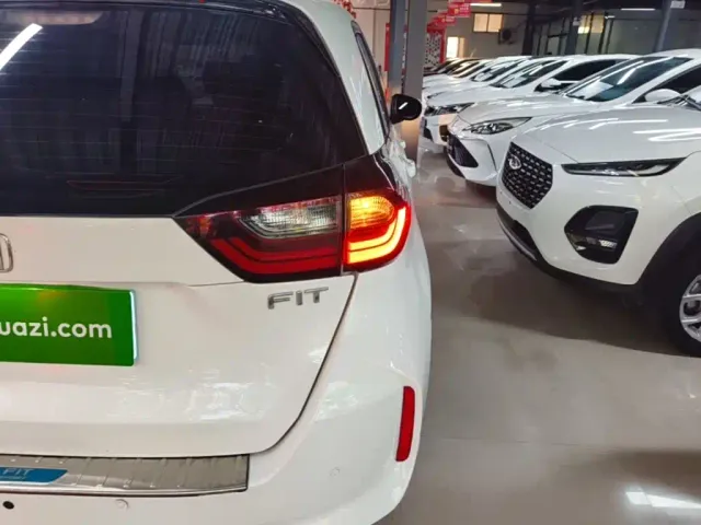 Honda Fit — Фото автомобиля 7