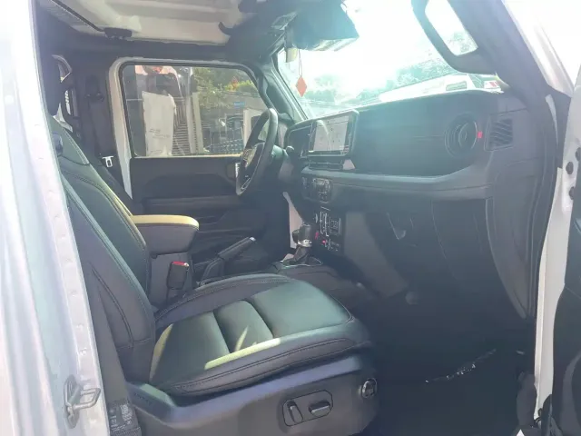 Jeep Wrangler — Фото автомобиля 8