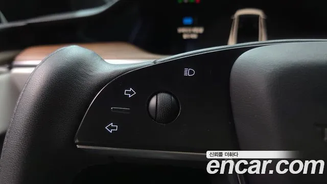 Tesla Model X — Фото автомобиля 28