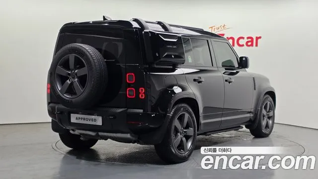 Land Rover Defender — Фото автомобиля 2