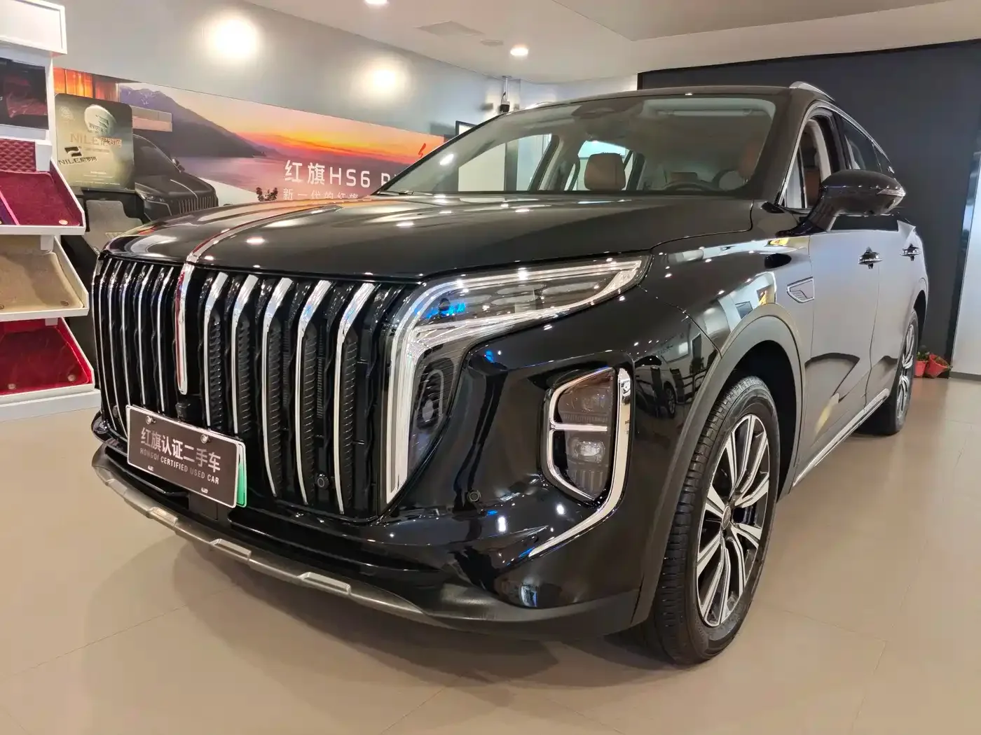 Фотография автомобиля — Hongqi HS7 PHEV