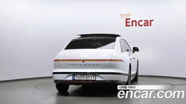 Hyundai Grandeur GN7 — Фото автомобиля 4