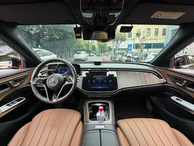 Mercedes-Benz E-Class — Фото автомобиля 13
