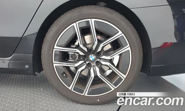 BMW 7 Series G70 — Фото автомобиля 6