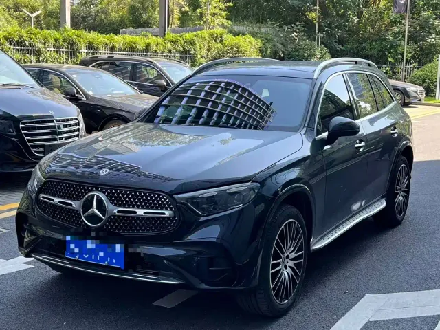 Фотография автомобиля — Mercedes-Benz GLC-Class