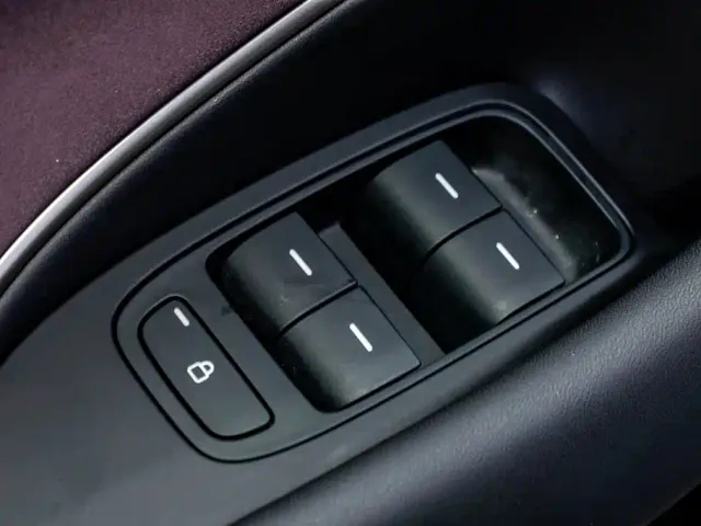 Xiaomi SU7 — Фото автомобиля 11