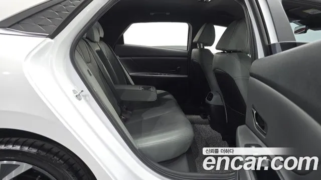 Hyundai Avante CN7 — Фото автомобиля 12