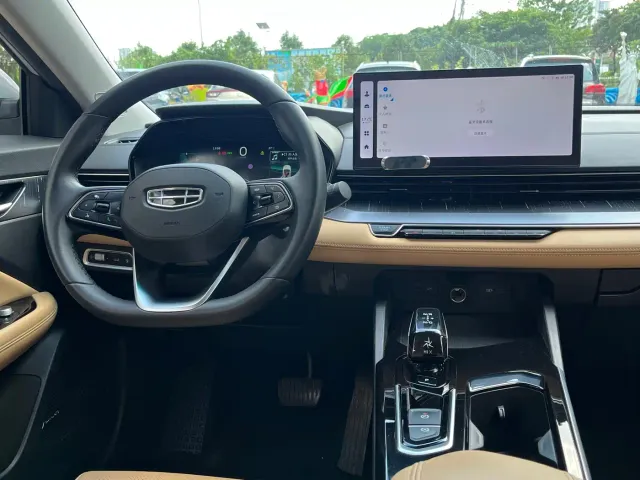 Geely Emgrand L — Фото автомобиля 16