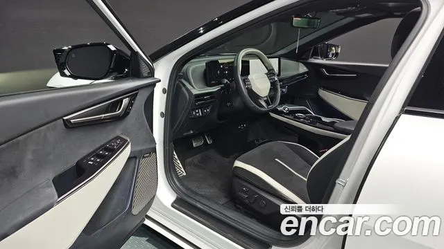 Kia EV6 — Фото автомобиля 10