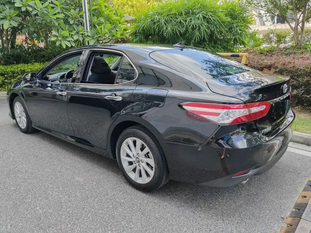 Toyota Camry — Фото автомобиля 3