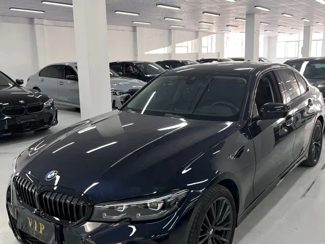 Фотография автомобиля — BMW 3 Series