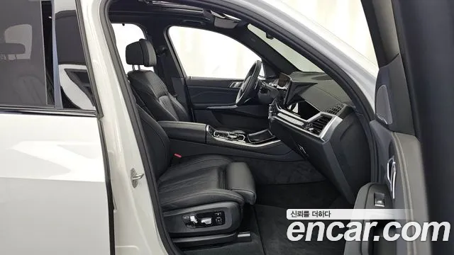 BMW X5 xDrive 40i M Sport — Фото автомобиля 11