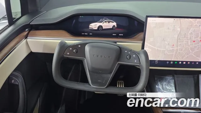 Tesla Model X — Фото автомобиля 14