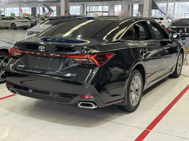 Toyota Avalon — Фото автомобиля 6