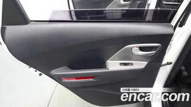 Kia Niro — Фото автомобиля 14