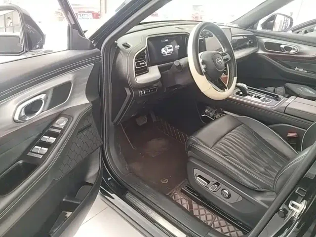 GAC Trumpchi GS8 — Фото автомобиля 15