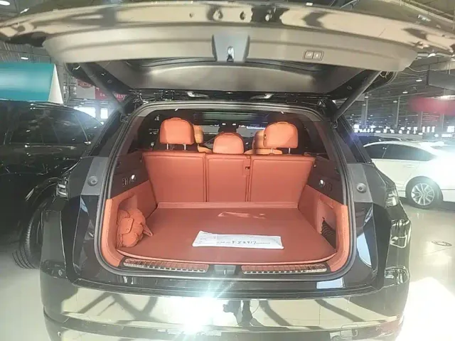 Li Auto L7 — Фото автомобиля 18