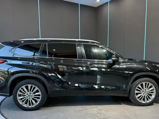Toyota Highlander — Фото автомобиля 4