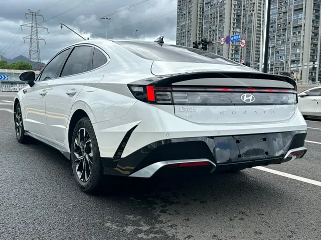Hyundai Sonata — Фото автомобиля 16