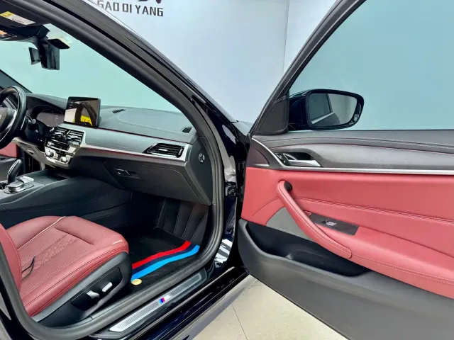BMW 5 Series — Фото автомобиля 13