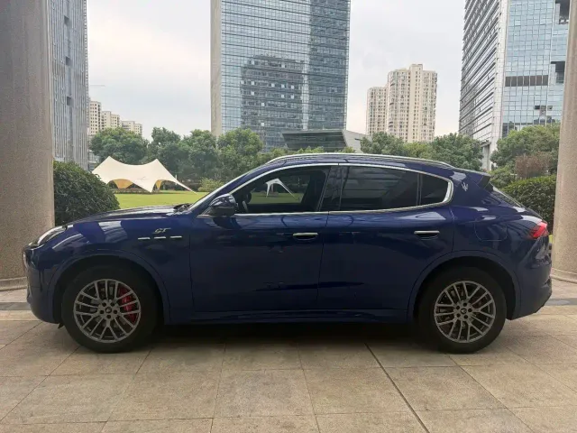Maserati Grecale — Фото автомобиля 5