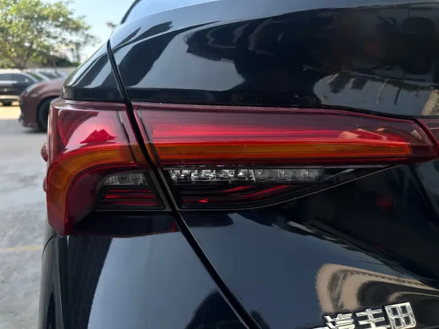 Toyota Avalon — Фото автомобиля 9