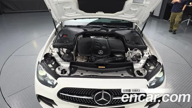 Mercedes-Benz E-Class — Фото автомобиля 6