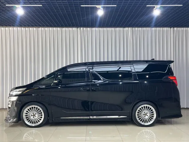 Toyota Vellfire — Фото автомобиля 4