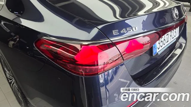 Mercedes-Benz E-Class — Фото автомобиля 21