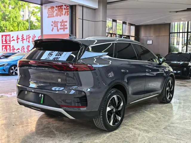BYD Tang — Фото автомобиля 7