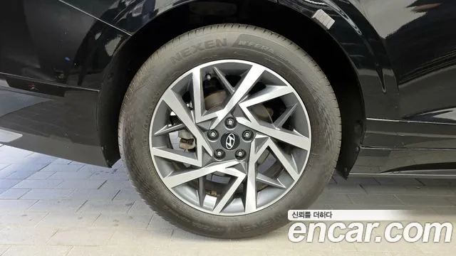 Hyundai Grandeur Grandeur (GN7) 2.5 Бензин 2WD — Фото автомобиля 5