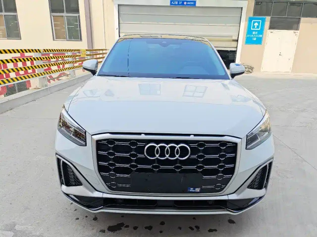 Audi Q2L — Фото автомобиля 2
