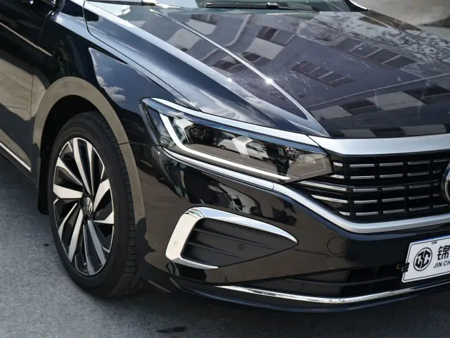 Volkswagen Passat — Фото автомобиля 13