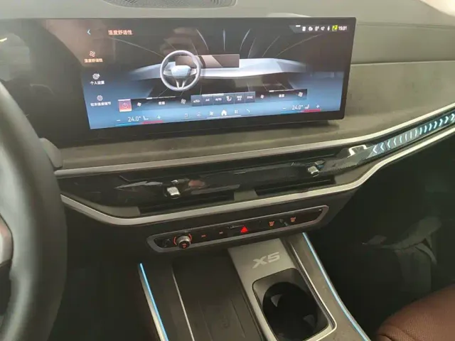 BMW X5 — Фото автомобиля 12