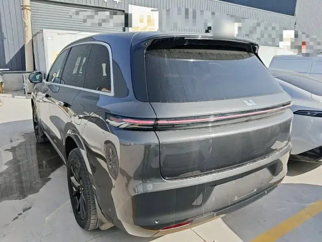 Li Auto L8 — Фото автомобиля 4