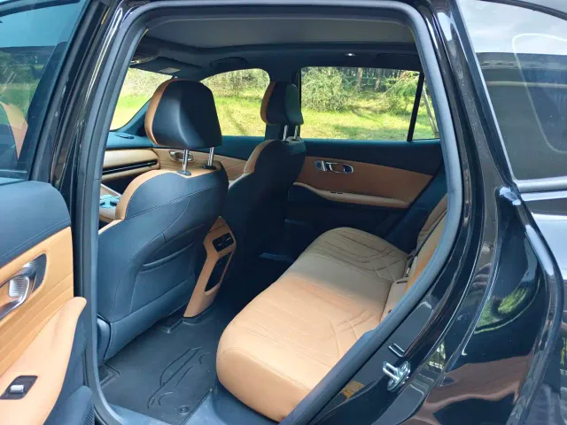 Geely Galaxy Starship 7 EM-i — Фото автомобиля 12