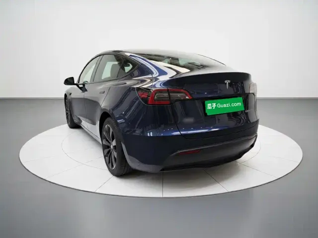 Tesla Model Y — Фото автомобиля 5