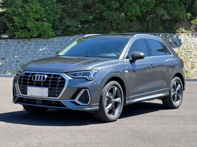 Фотография автомобиля — Audi Q3